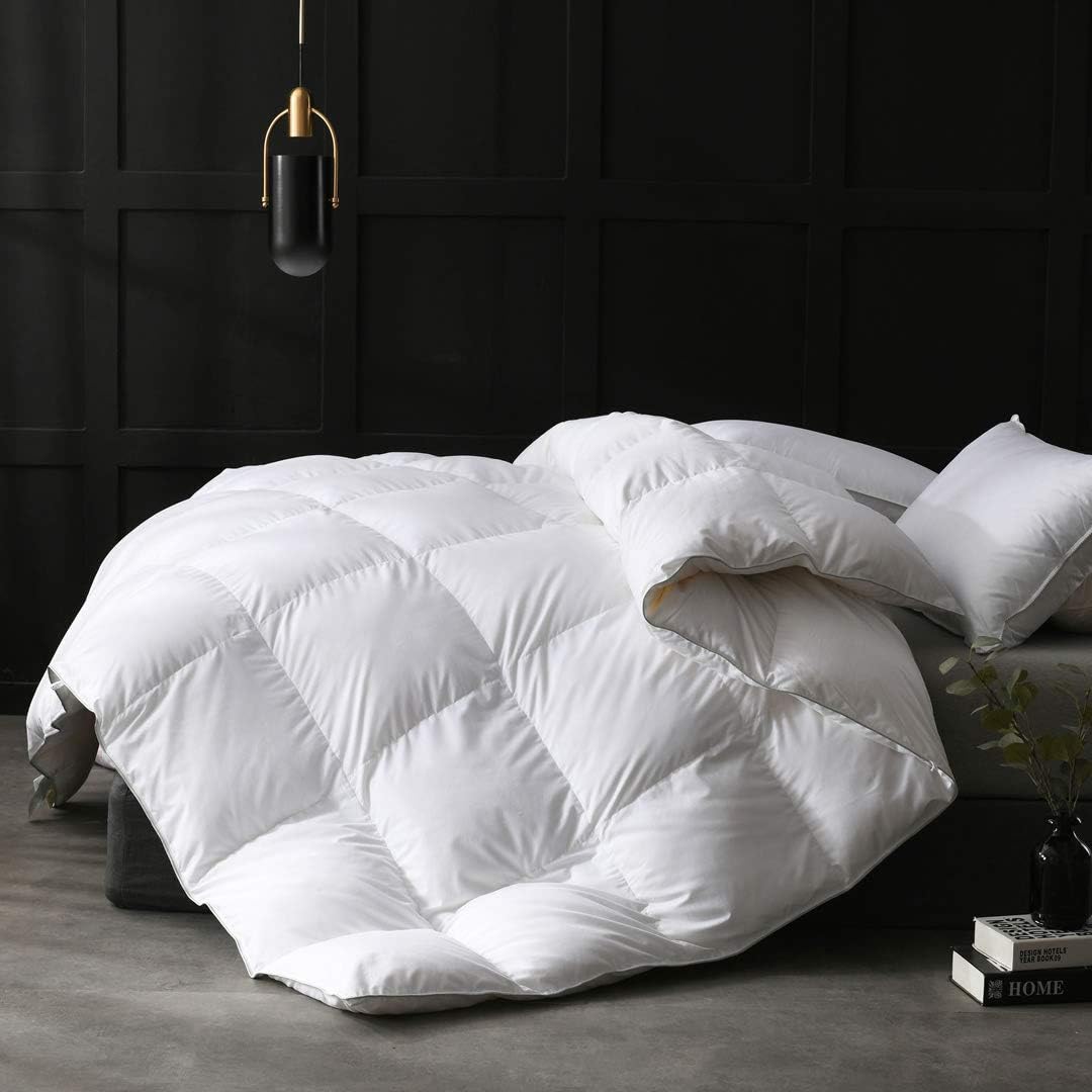 APSMILE Full/Queen Size Goose Feathers Down Comforter Duvet Insert – Ultra-Soft All Season Down Comforter Hotel Collection Comforter, 46 Oz Fluffy Medium Warmth (90×90, White)