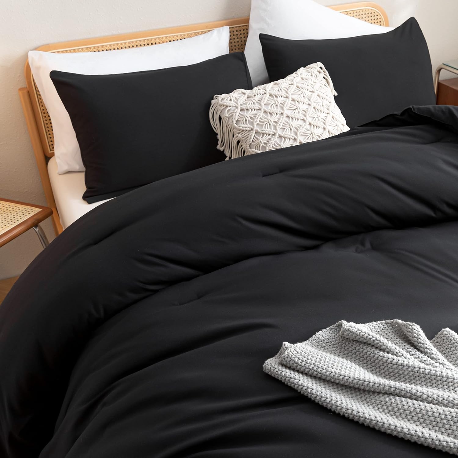 ROSGONIA Oversized King Comforter Black, 3pcs(1 Boho Comforter & 2 Pillowcases) Soft Lightweight Oversized King Size Comforter Sets All Season Bedding