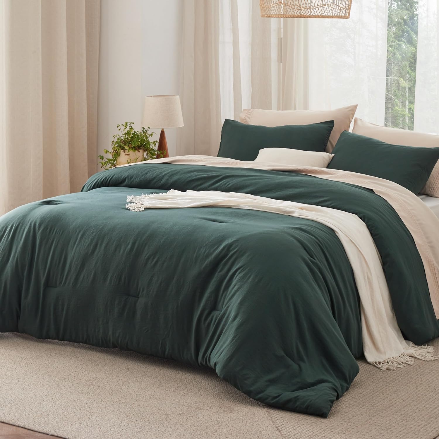 Bedsure Queen Size Comforter Set, Forest Green Soft Prewashed Bed Comforter for All Seasons, 3 Pieces Warm Bedding Sets, 1 Lightweight Comforter (90″x90″) and 2 Pillowcases (20″x26″)
