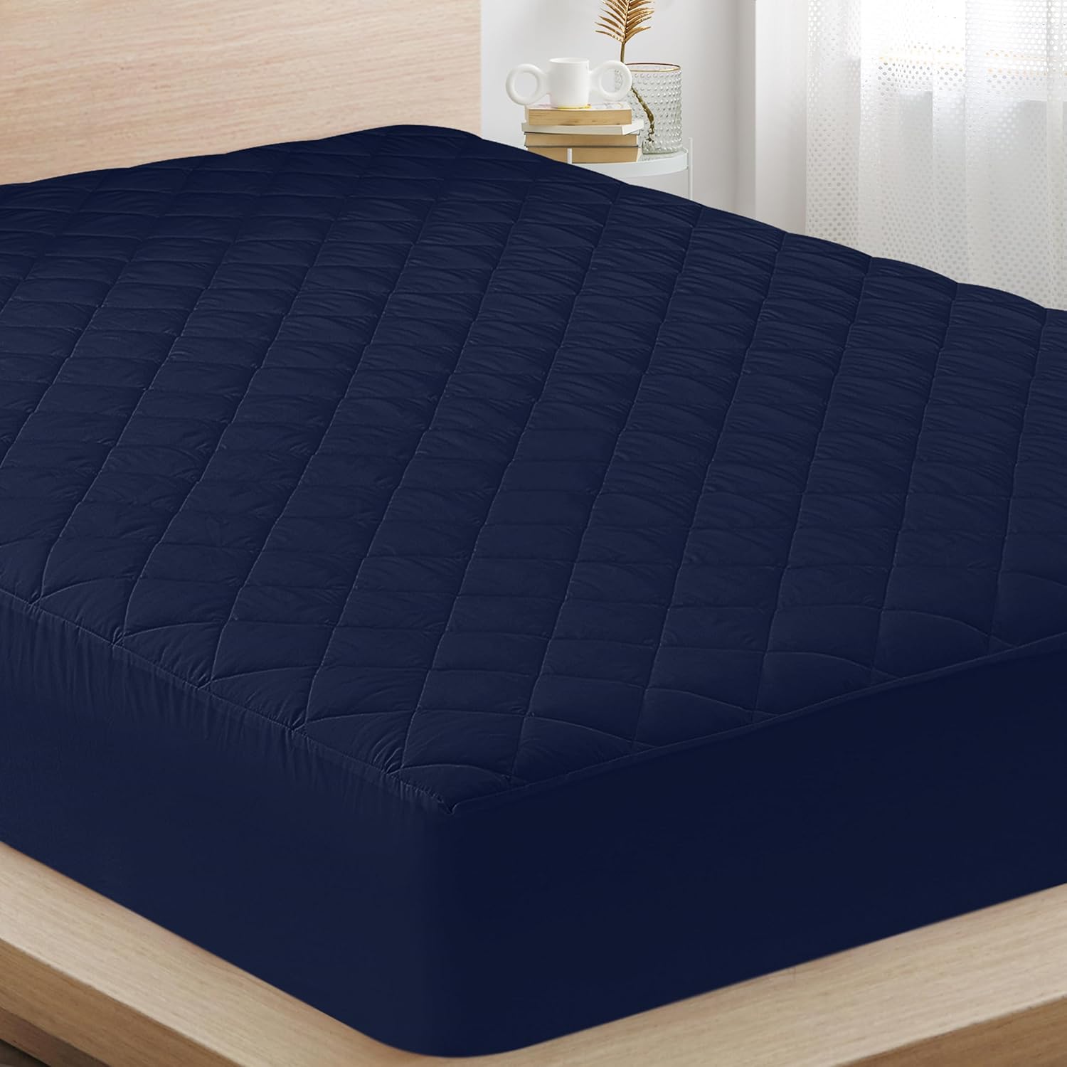 Utopia Bedding Quilted Fitted Mattress Pad (Twin), Elastic Fitted Mattress Protector, Mattress Cover Stretches up to 16 Inches Deep, Machine Washable Mattress Topper (Navy)