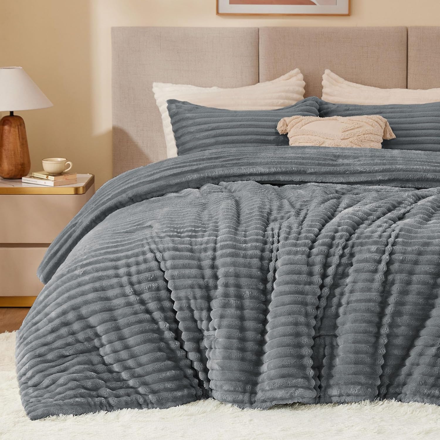 BEDELITE Fleece Queen Comforter Set -Super Soft & Warm Fluffy Light Grey Bedding, Luxury Fuzzy Heavy Bed Set for Winter with 2 Pillow Cases